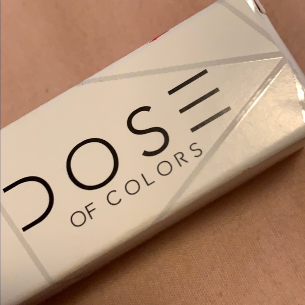 Dose liquid lipstick